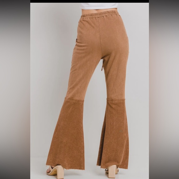 Mineral Washed Flared Sweat Pant - Picture 4 of 4